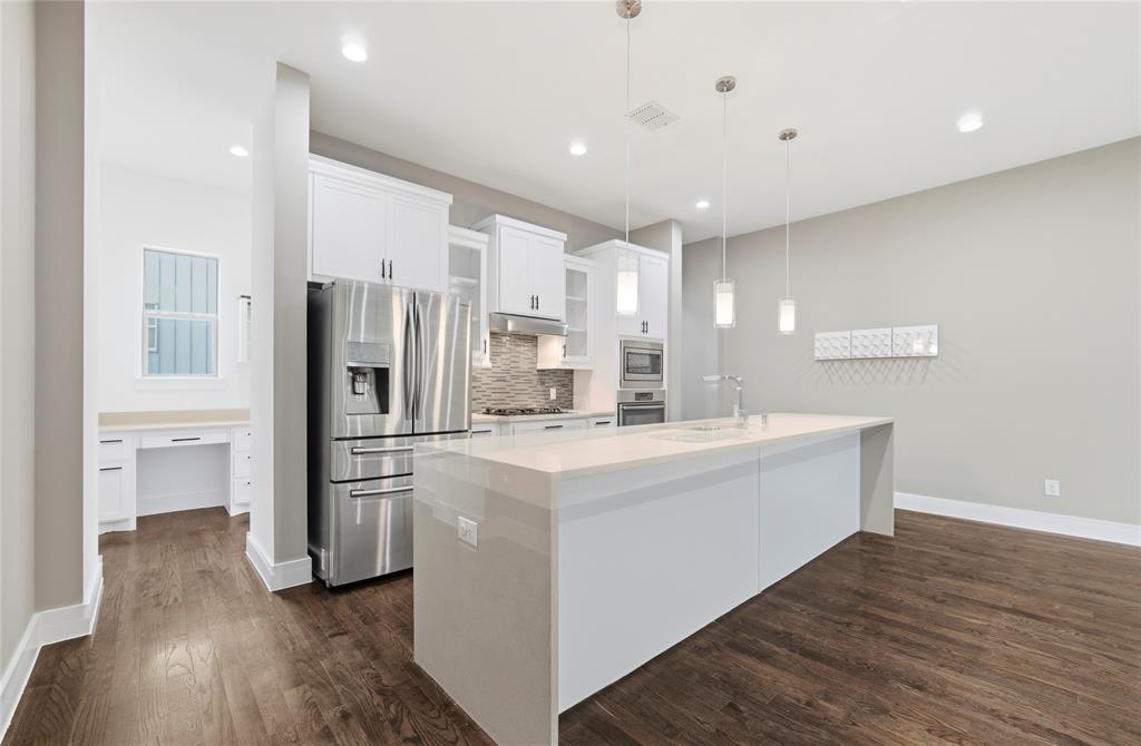 Flora Street Twnhms 01 - Residential