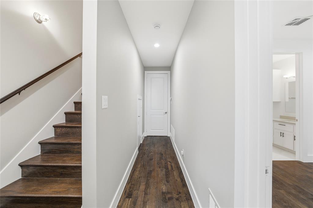 Flora Street Twnhms 01 - Residential