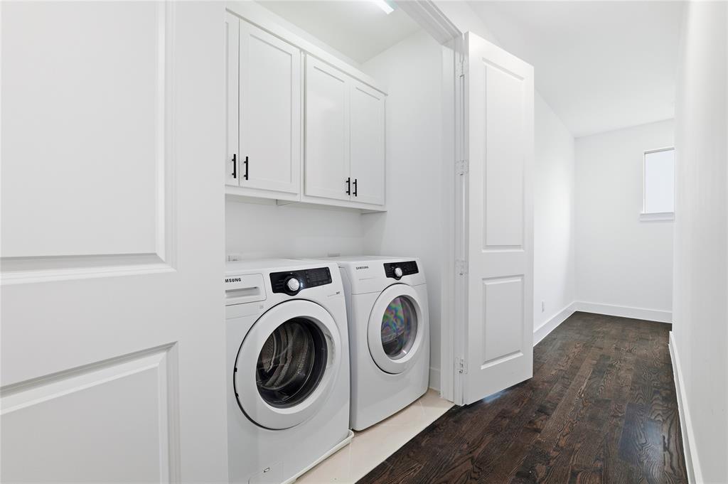 Flora Street Twnhms 01 - Residential