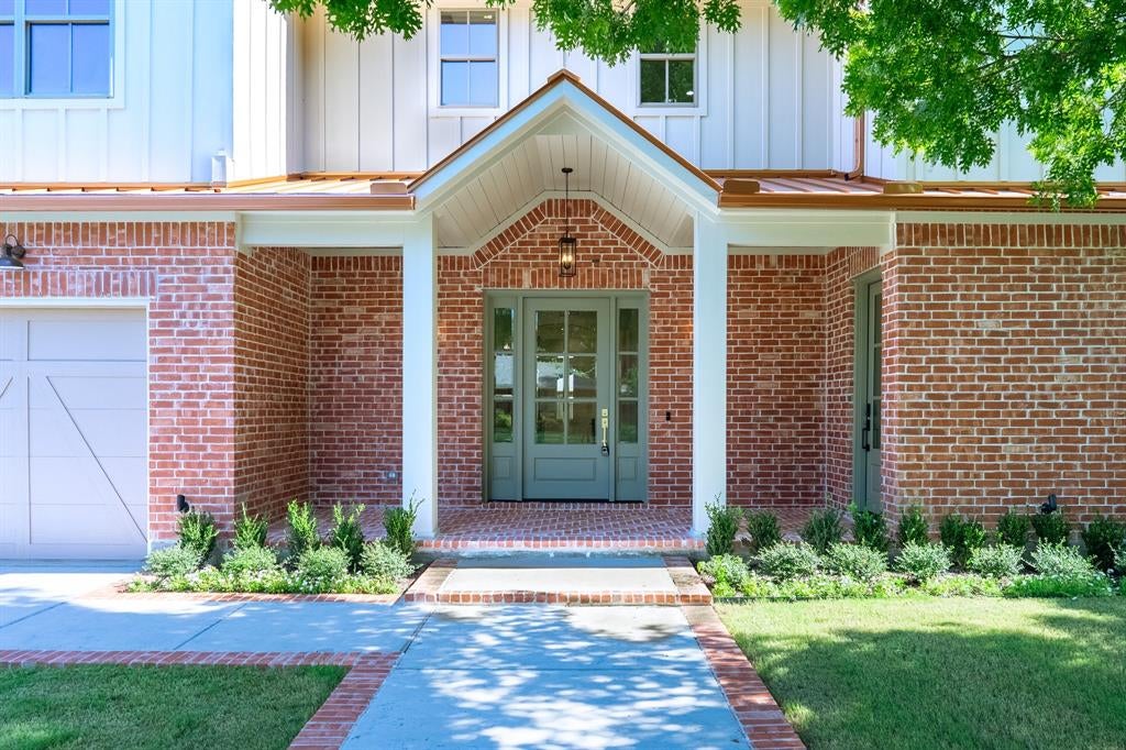 3250 Lancelot Drive