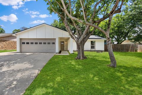 Photo of 4629 Aspen Way, Haltom City, TX 76137 (MLS # 21291707)