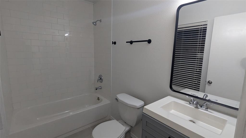 Park Square 02 Add Rep - Residential Lease