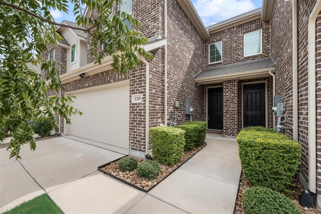 1319 Hill Country Place