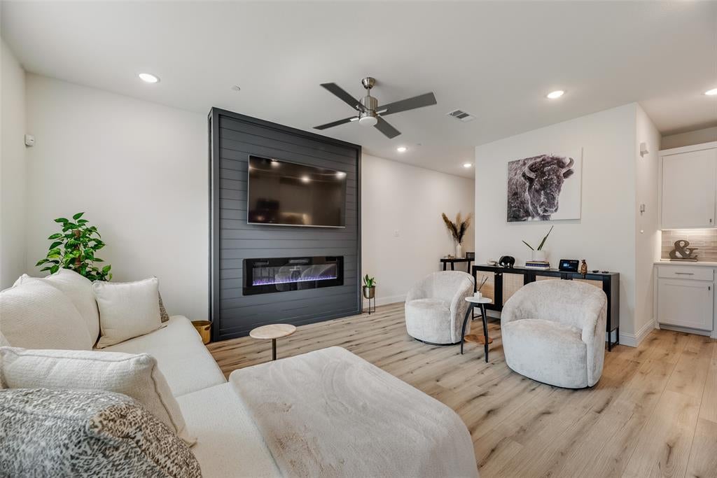 1319 Hill Country Place