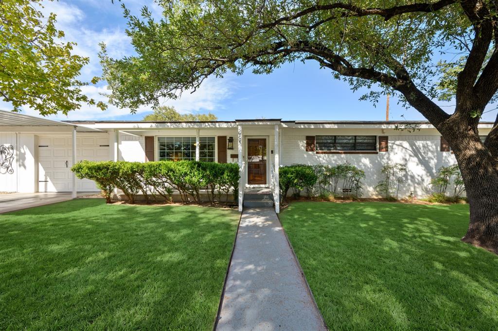 604 Crestview Drive