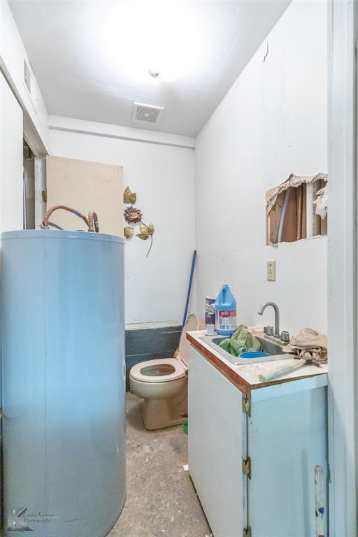 NORTH TREADAWAY - Commercial Sale