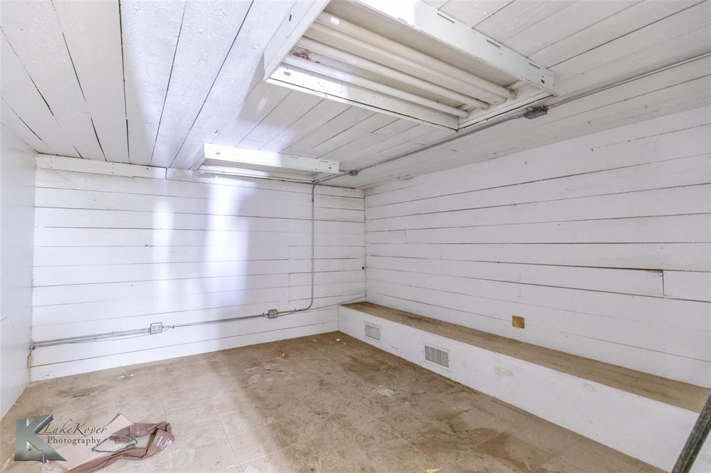 NORTH TREADAWAY - Commercial Sale