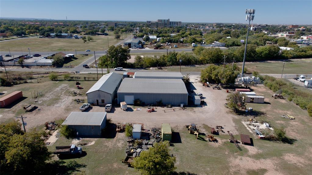 NORTH TREADAWAY - Commercial Sale