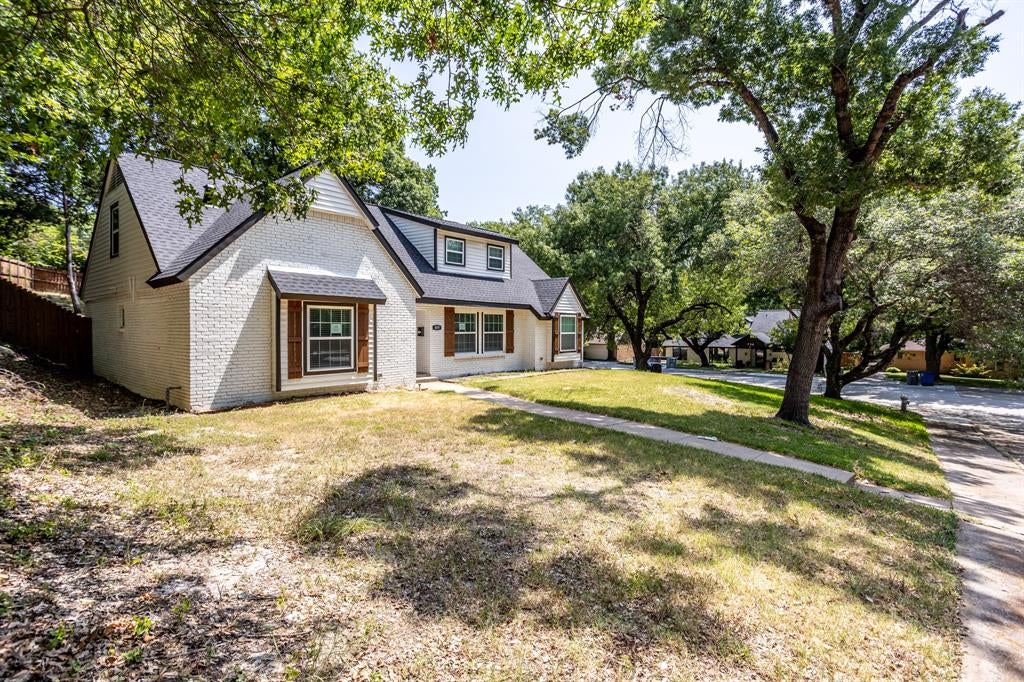 809 Wood River Road