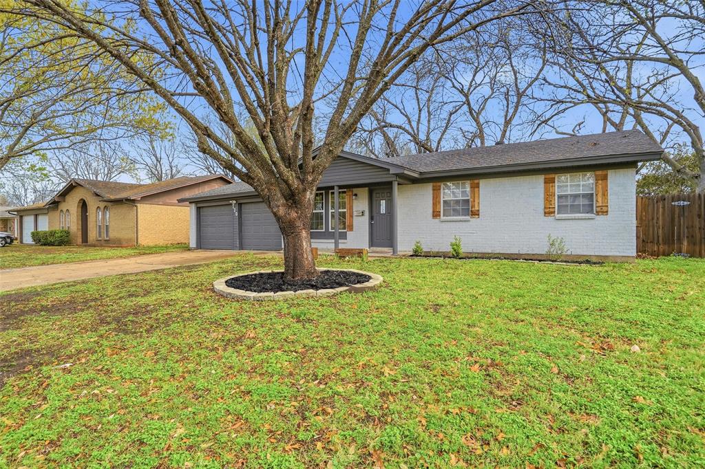 120 NW Suzanne Terrace