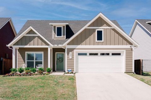 841 Meadow Bend Loop W Grapevine TX 76051