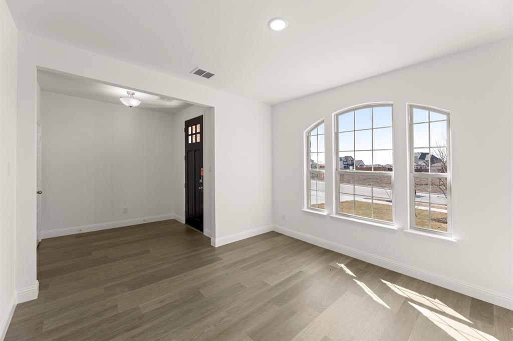 512 Pinnacles Court