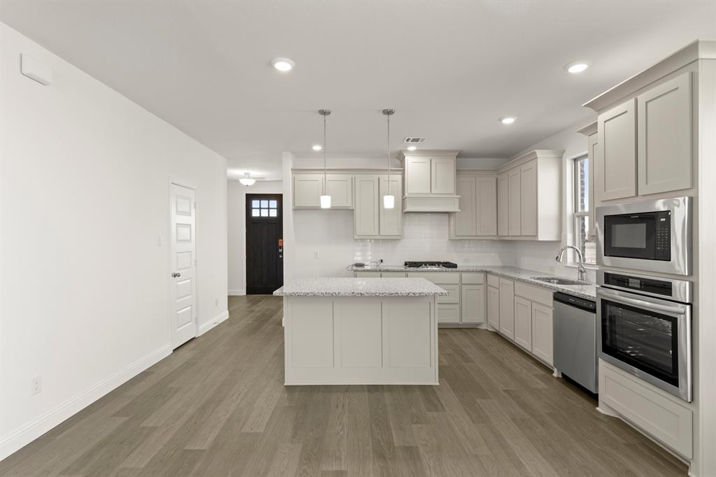512 Pinnacles Court