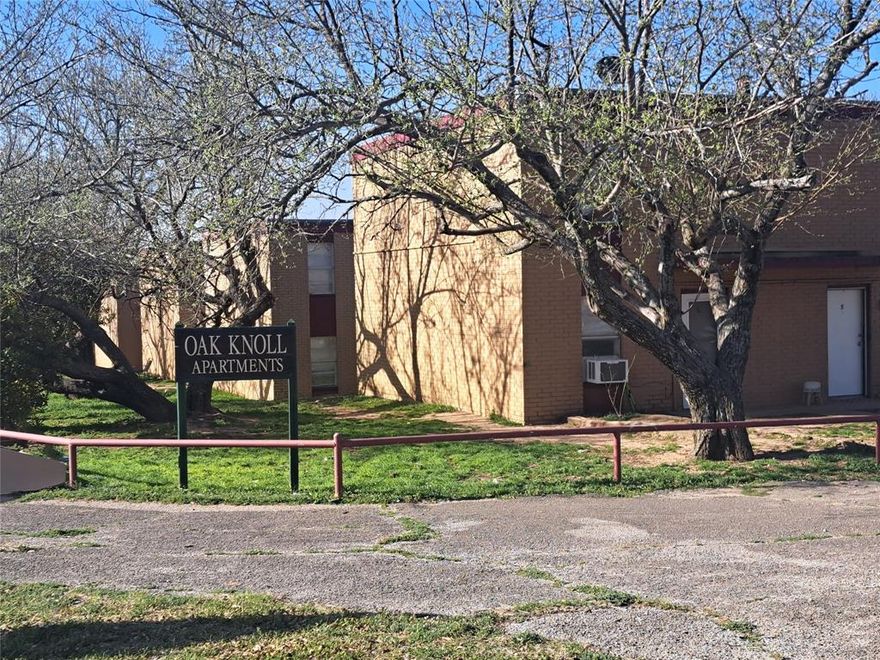 *** RUNNING A SPECIALON LEASE PRICES** $995 FOR FIRST 6 MO OF 12 MO LEASE. 4 building apt complex with some updated units in Weatherford ISD. No carpet in any unit. All units have washer dryer connections. Both bedrooms and bathroom upstairs. Close to shopping, schools, waterparks and entertainments complexes. Weatherford lake just a few miles down the road for summertime fun. Pics are not representative of every unit. Some colors, flooring and set up may vary. Agents, see documents for criteria. Days on market are due to this being a year round listing. This is not an apartment complex. No office on site.