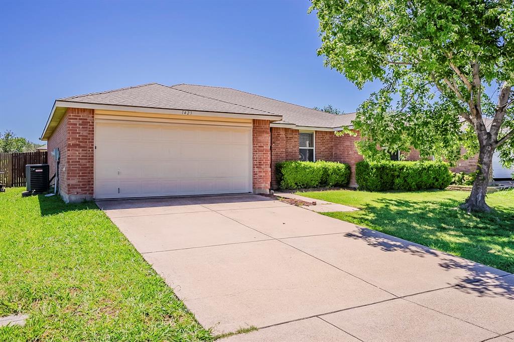 1423 Queen Annes Drive