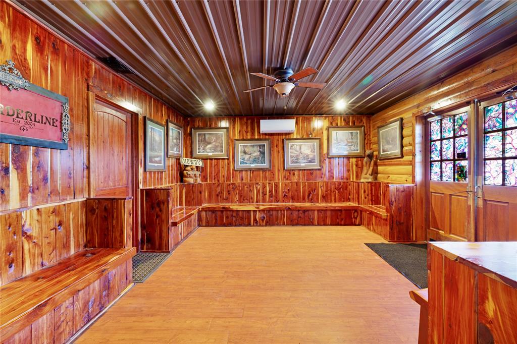 9786 US Highway 271 N