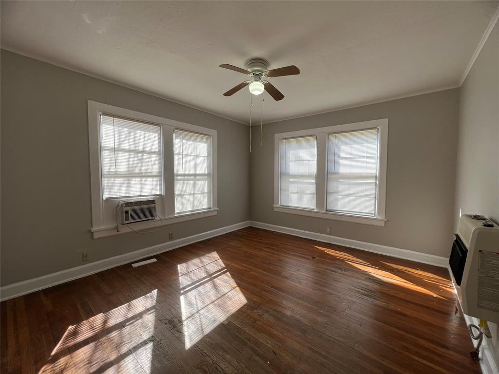 215 E Rutherford Street