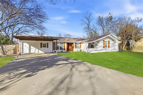 8004 Ferndale Drive Benbrook TX 76116