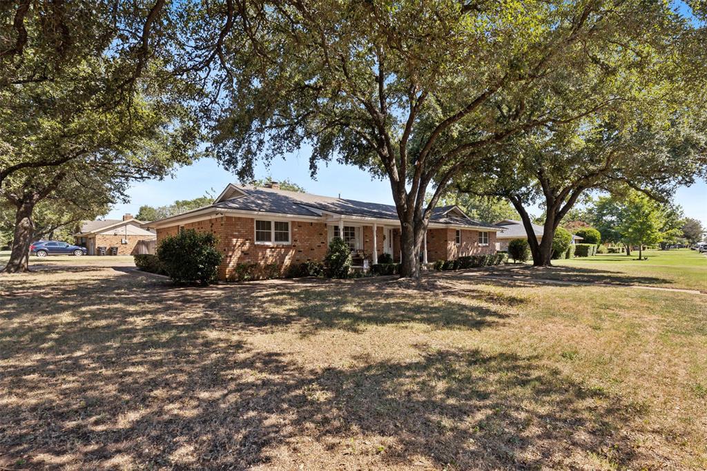 View Cleburne, TX 76033 house
