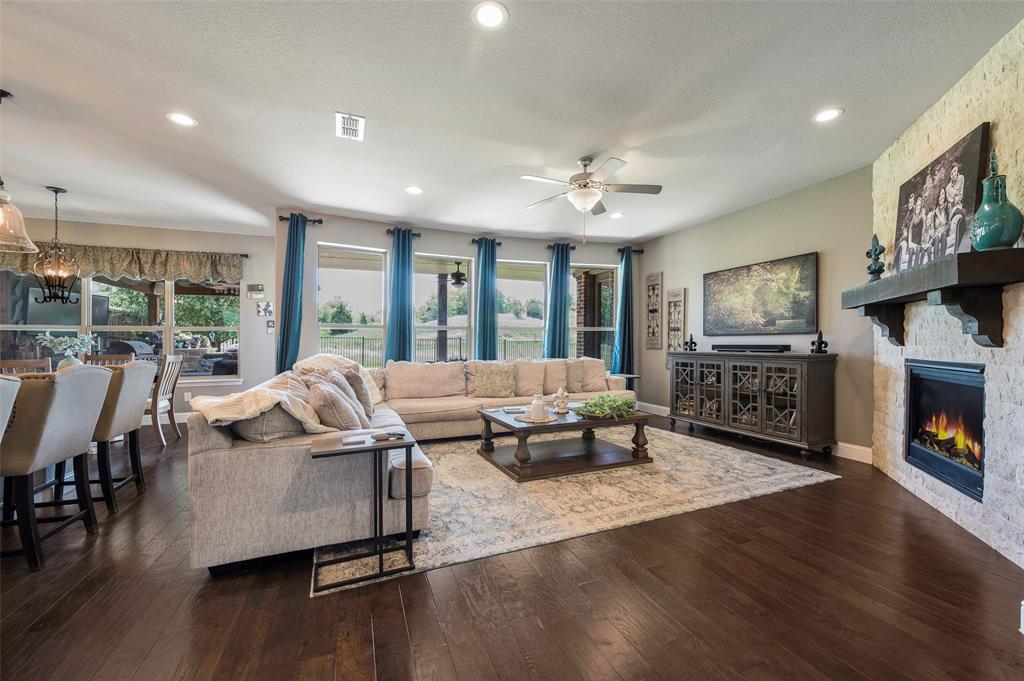928 Bentley Drive