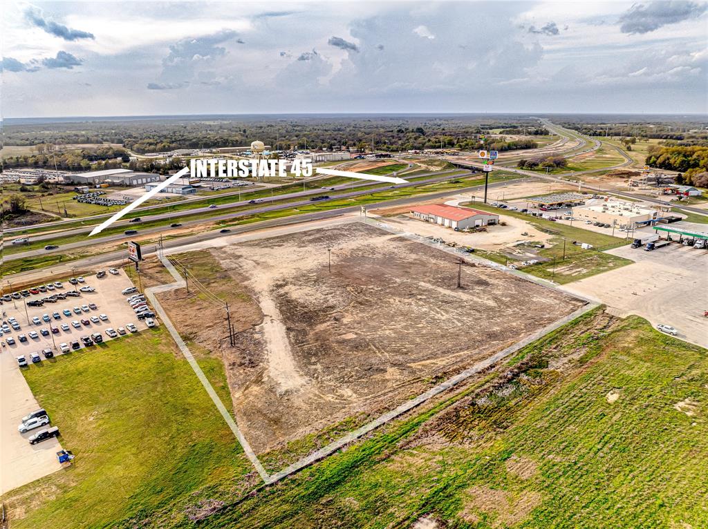 350 Interstate 45 E