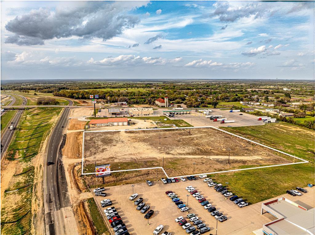 350 Interstate 45 E