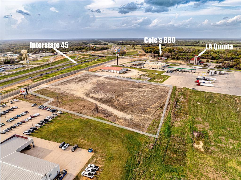 350 Interstate 45 E