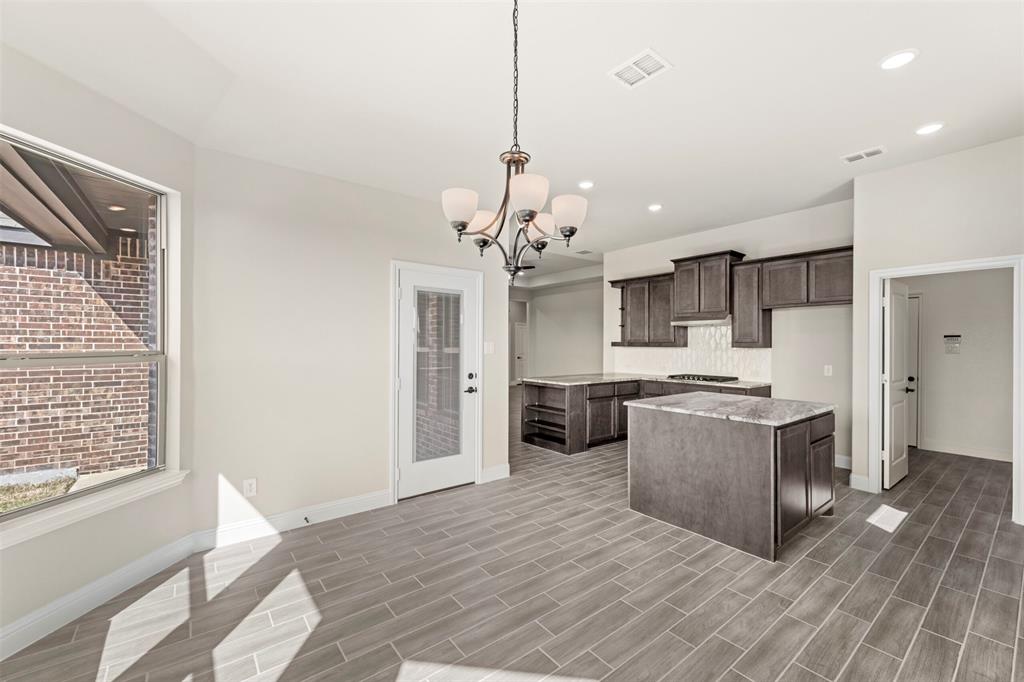 910 Golden Meadow