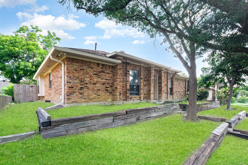 1724 Saint James Drive