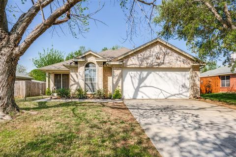 Photo of 745 Winding Oak Bnd, Lake Dallas, TX 75065 (MLS # 21226064)