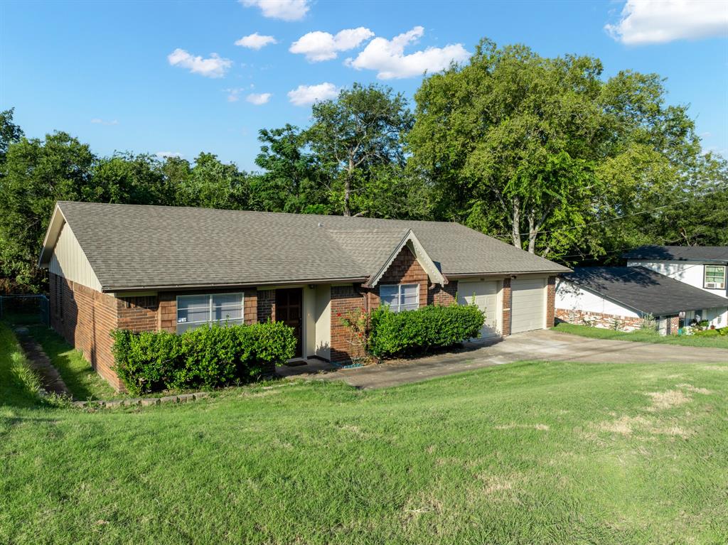 1012 Wedgewood Drive