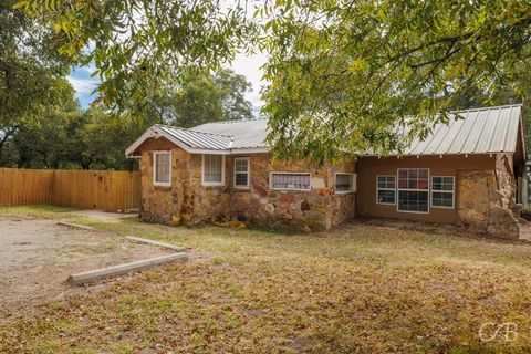 609 N 4th Street W Clyde TX 79601