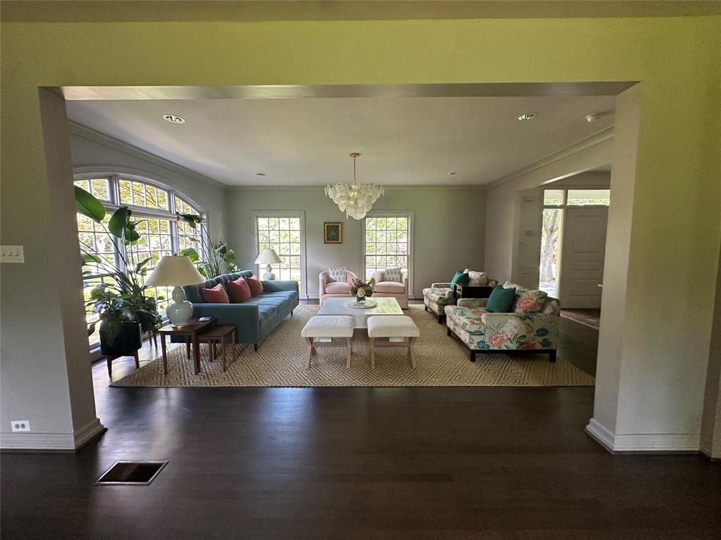 9027 Guernsey Lane