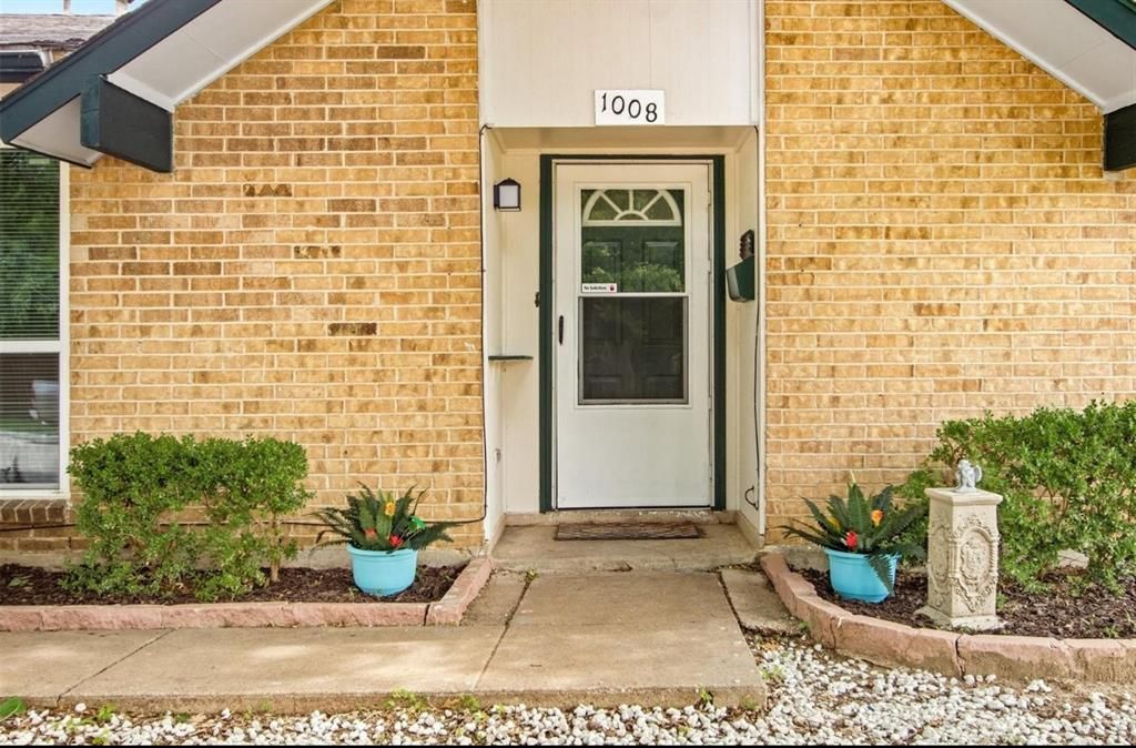 Photo for 1008 Hillwood Drive, Lewisville, TX 75067 (MLS # 21096612)
