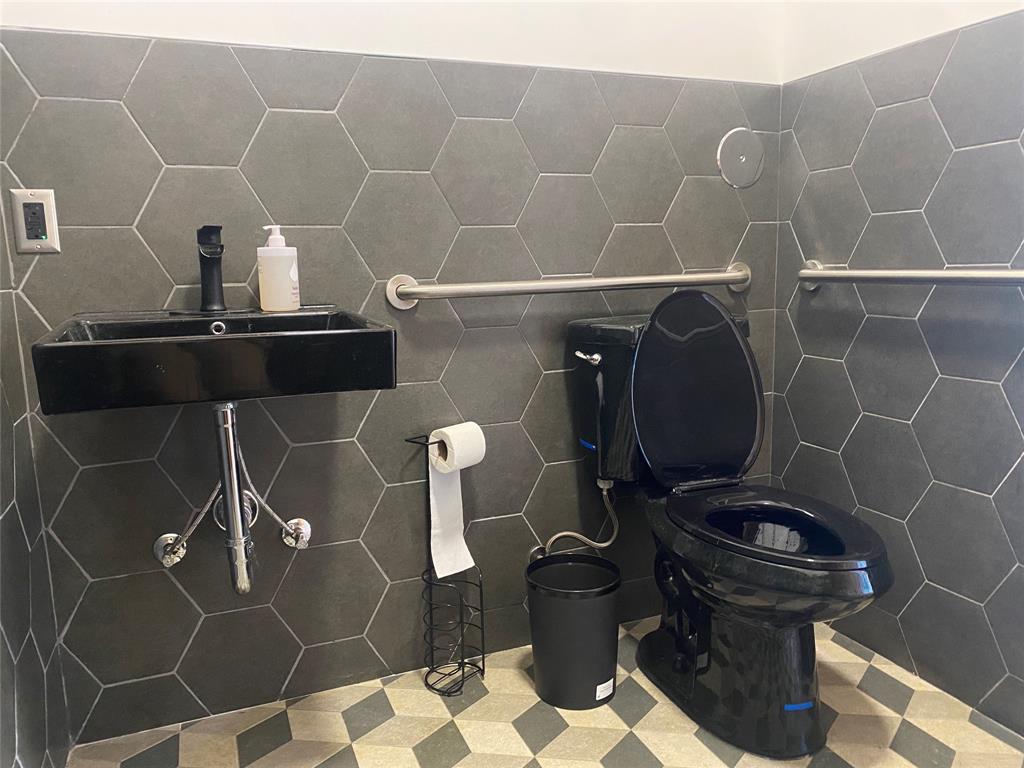 Hillside - Commercial Lease