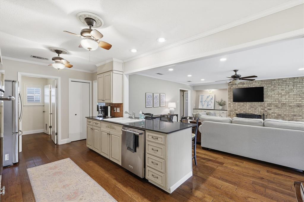 Ridglea Country Club Estate - Residential