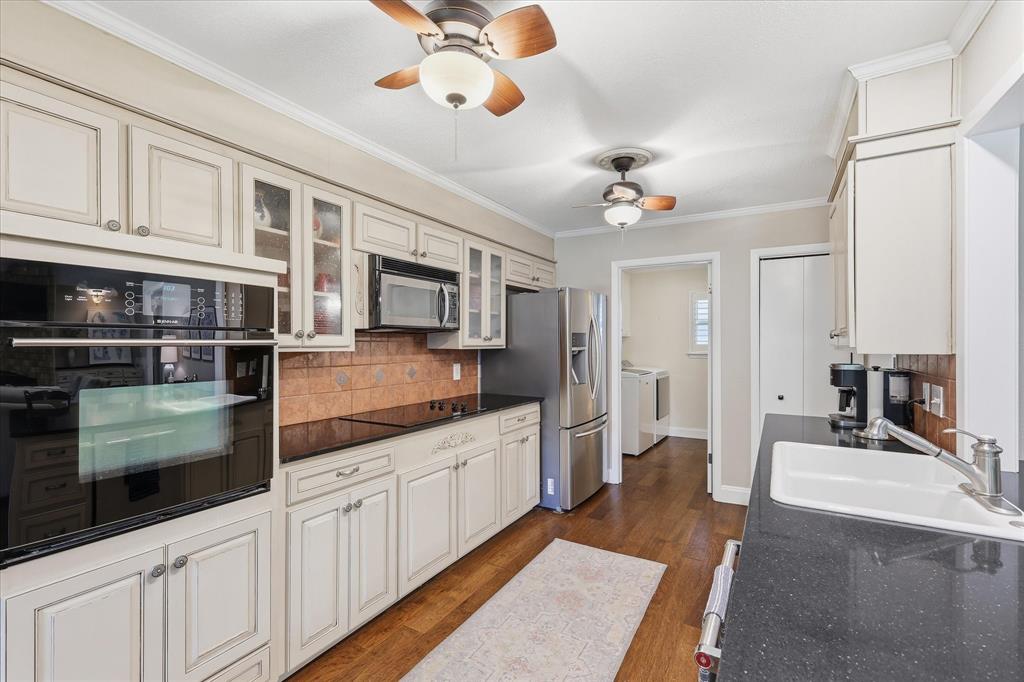 Ridglea Country Club Estate - Residential