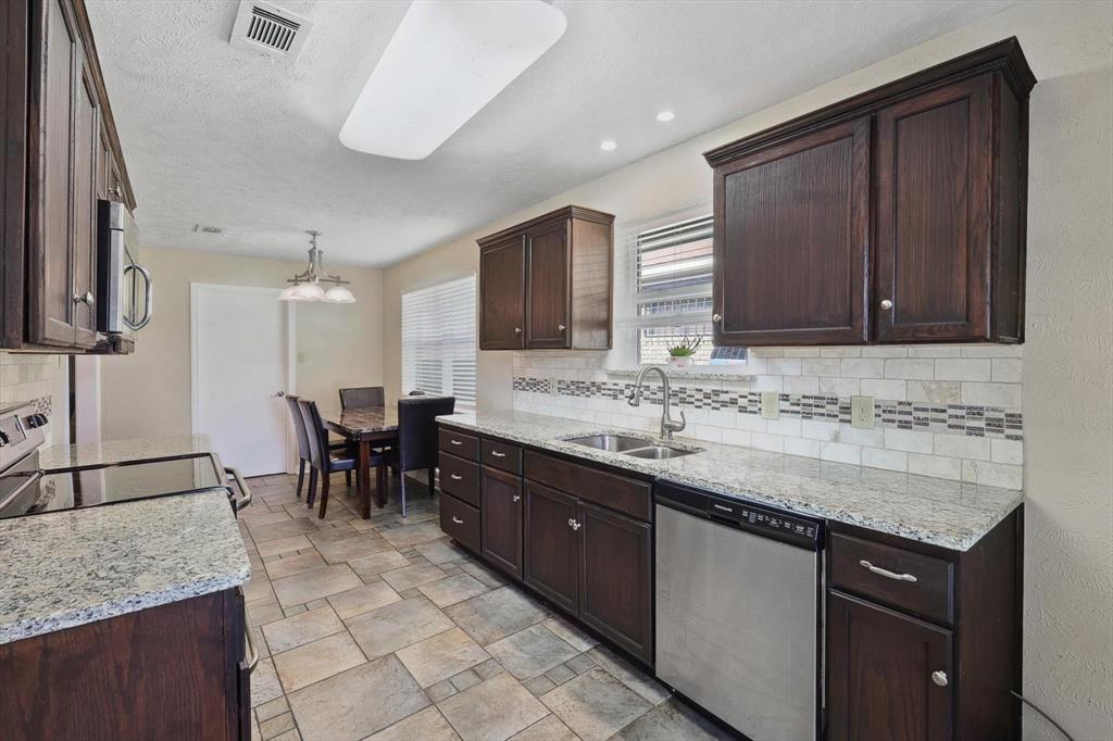 Lewisville Valley 3 - Residential Lease