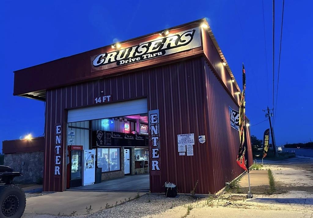 2132 US Highway 277 S