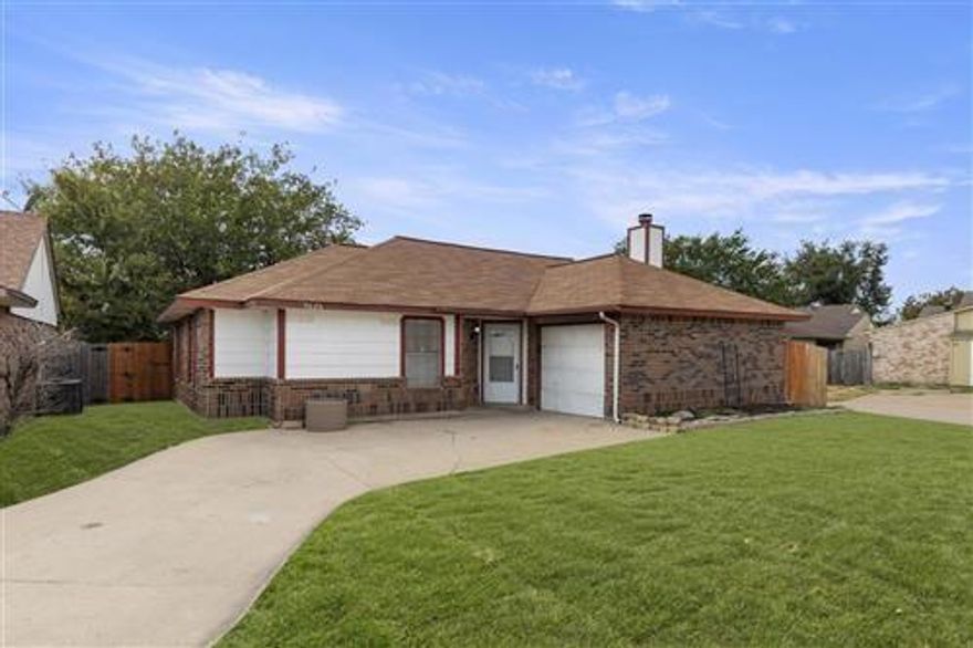 Offered by Caballero Holdings, LTD - MLS# 21129764. Move in Ready! Recent paint and luxury vinyl flooring throughout. On a cul de sac. Conveniently located within walking distance of stores and shops. Excellent LISD Schools. Living area opens to the dining room right off the kitchen. Good sized master bedroom. Principal of owner is a Texas Real Estate Broker.