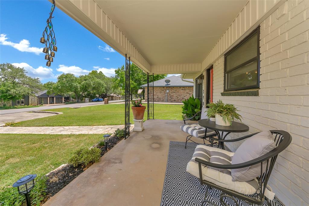 3904 Crescent Drive