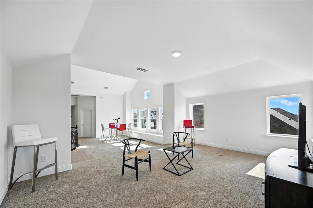 Breezy Hill. Ph 11 - Residential