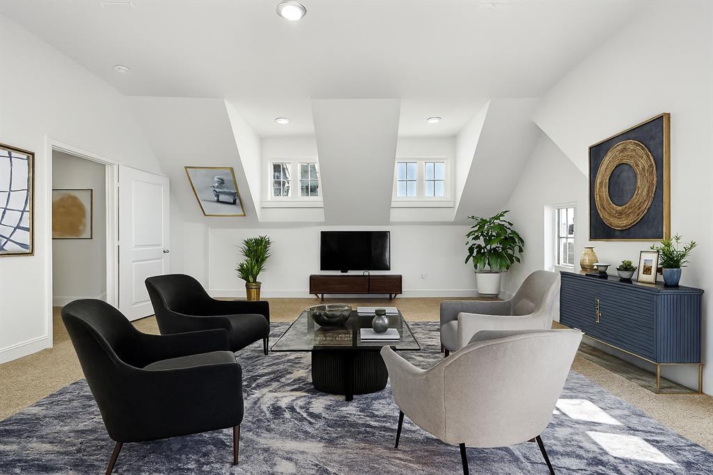 Breezy Hill. Ph 11 - Residential