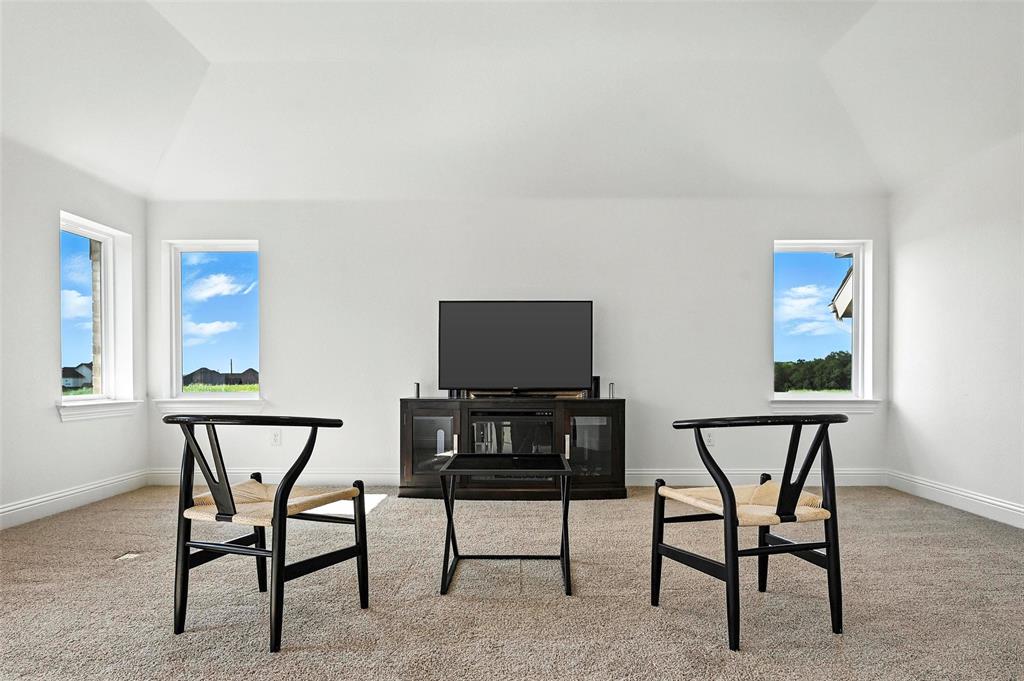 Breezy Hill. Ph 11 - Residential