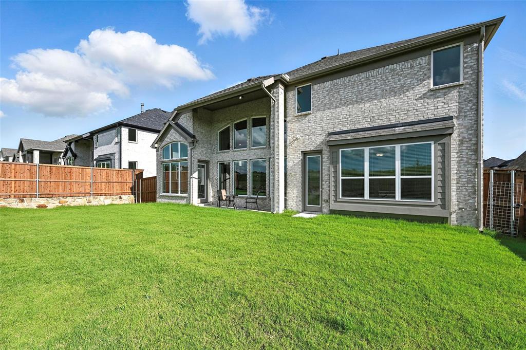 Breezy Hill. Ph 11 - Residential