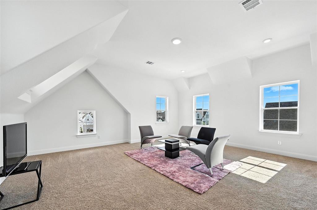 Breezy Hill. Ph 11 - Residential