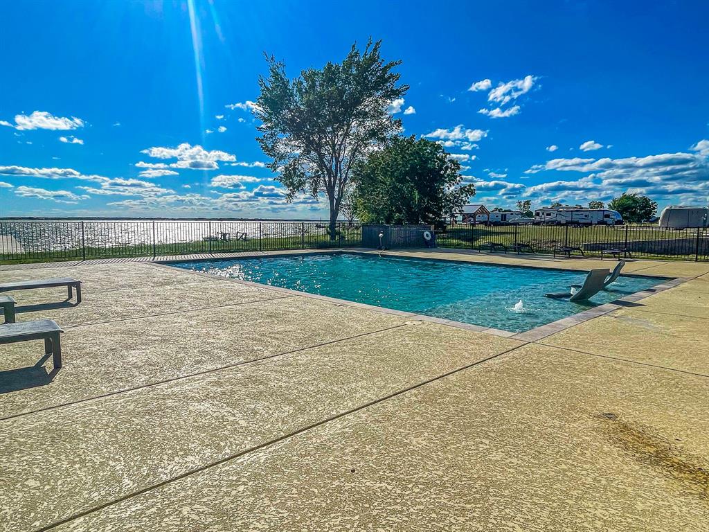 Peninsula Point - Land