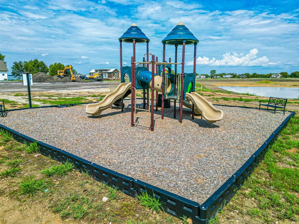 Peninsula Point - Land