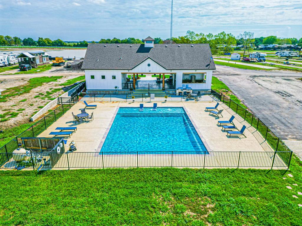 Peninsula Point - Land