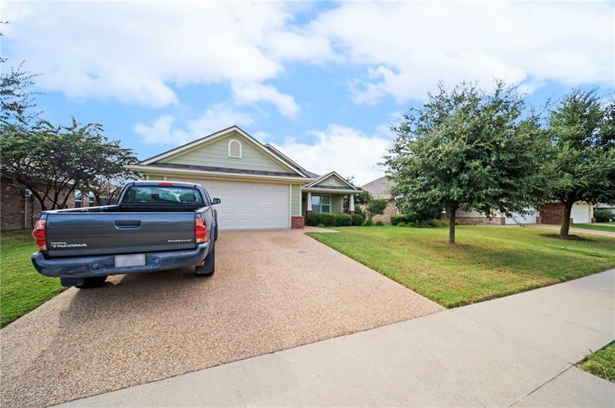 A nestled community to the south of Waco, you get all the benefits of being close to Waco without being in the city. Just off the highway, without all the highway noise, this community is easy access to get to the things you want to do! This beautiful home features granite countertops, two sinks, a large pantry, a kitchen that is made for entertaining, a covered back patio to let you enjoy the cool evenings, and a fenced in yard for friends, kids, or pets to play in.

Let's make this home your oasis from the world outside.